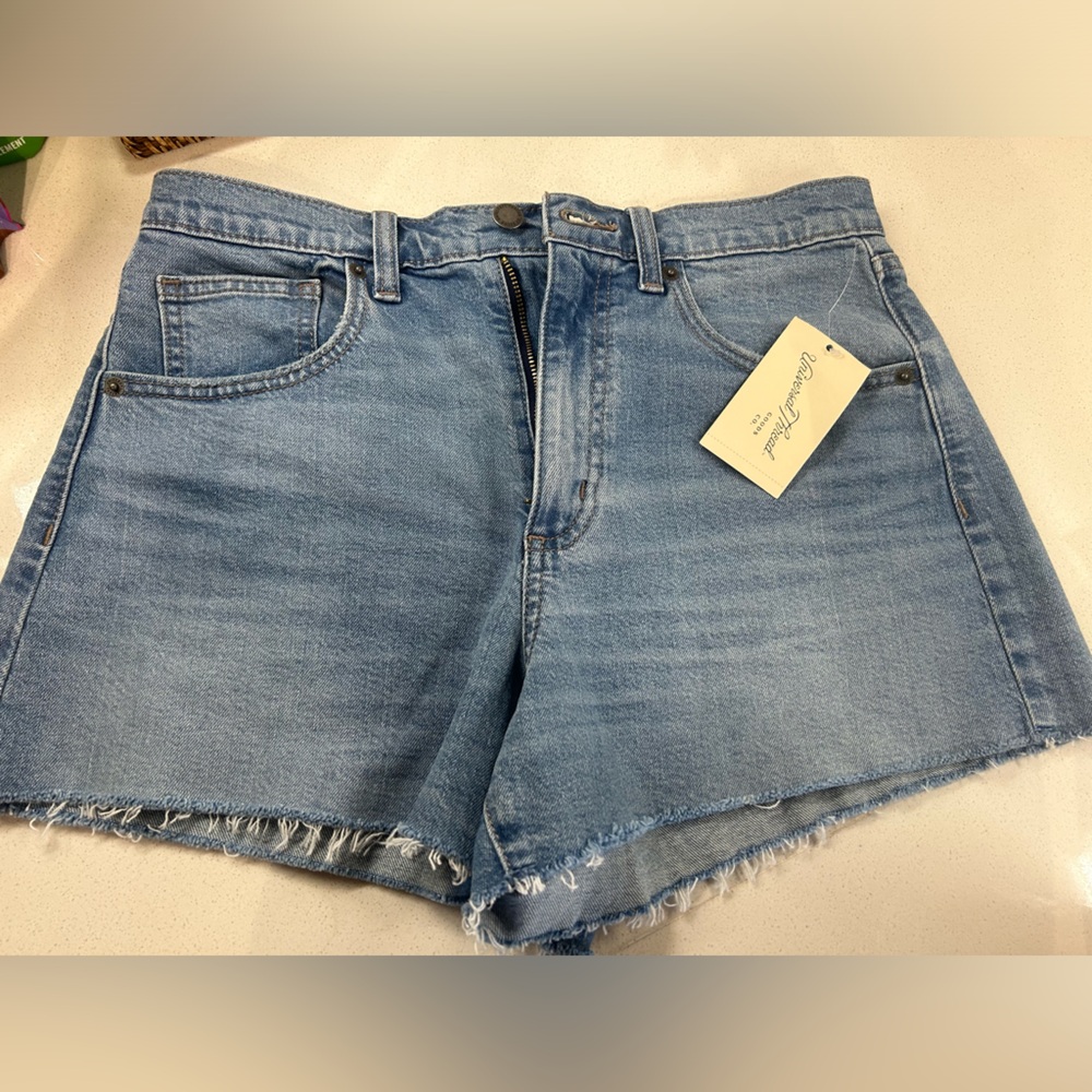 Women’s High-Rise 90’s Cutoff Jean Shorts